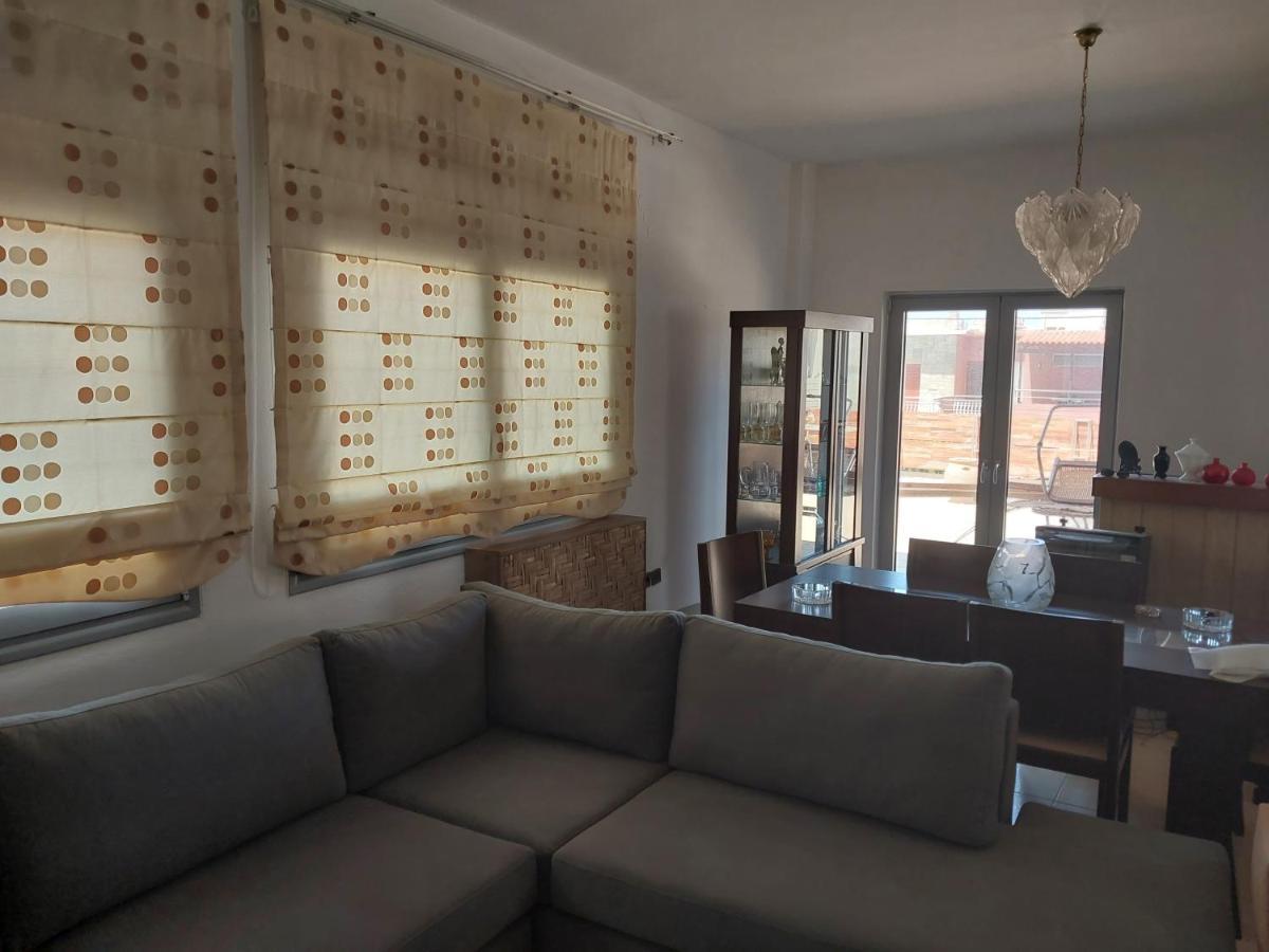 Passatempo Casa - 3 Bedroom Apartment Close To The Swimming Pool Gerani  エクステリア 写真