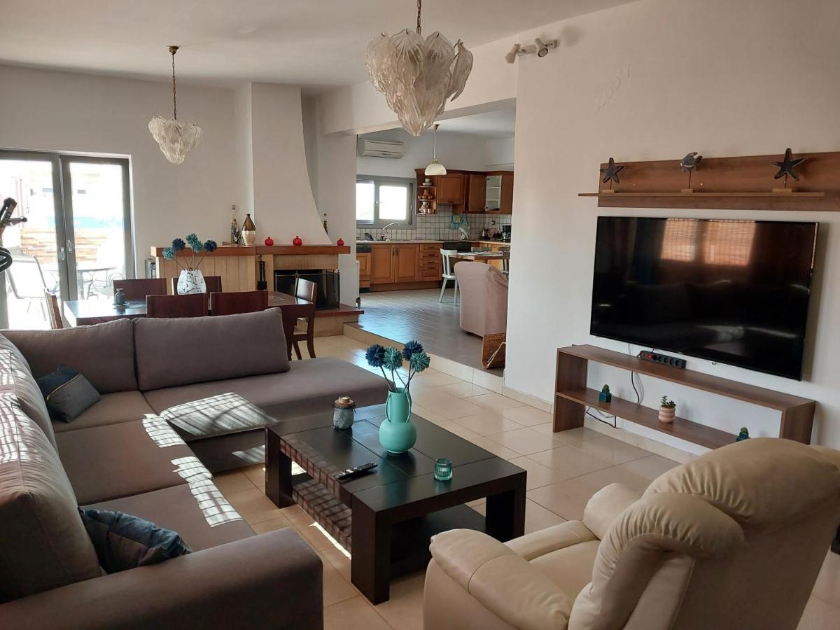Passatempo Casa - 3 Bedroom Apartment Close To The Swimming Pool Gerani  エクステリア 写真