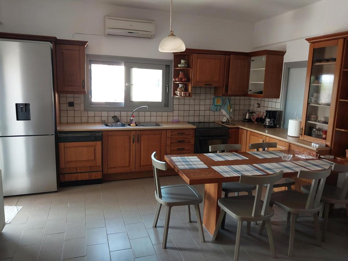 Passatempo Casa - 3 Bedroom Apartment Close To The Swimming Pool Gerani  エクステリア 写真